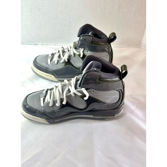 Youth Nike Air Jordan’s Flight TR’97 Sneakers Shoes 428827-003 Size 4.5 Grey - Picture 2 of 7